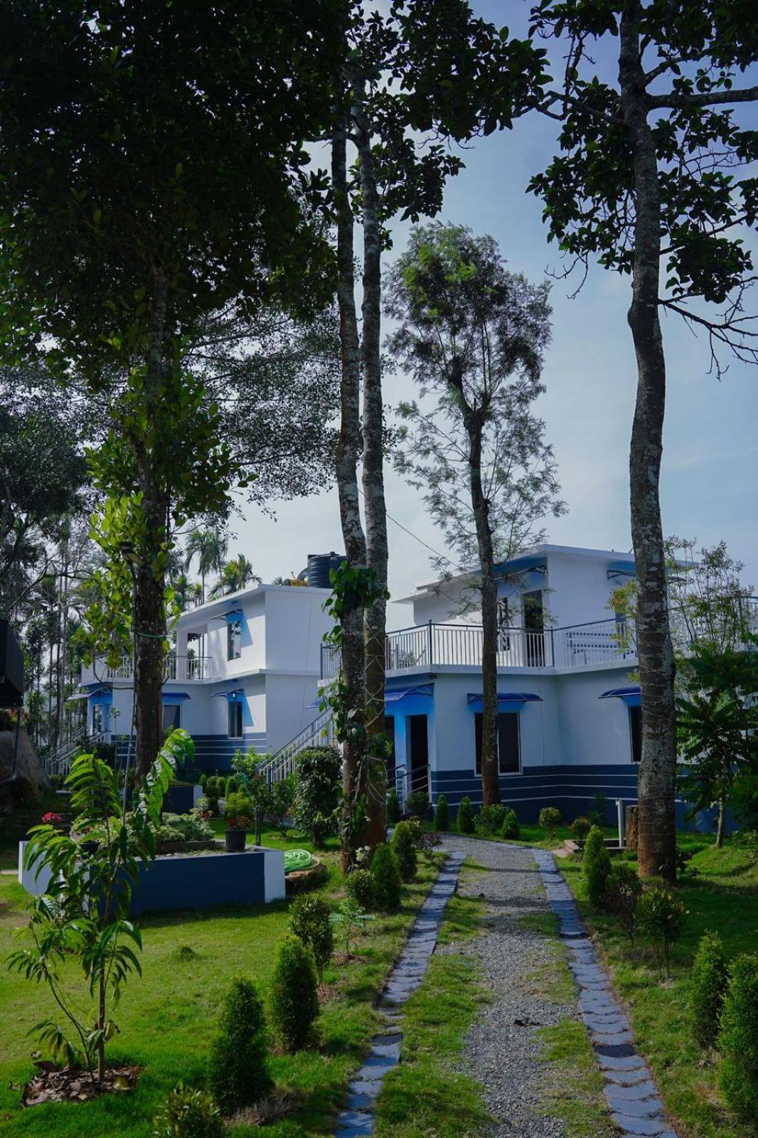 Haze Woods Resort Vaduvanchal Exterior photo